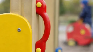 Nowy plac zabaw przy kieleckiej podstawówce. Kosztował prawie 280 tys. zł