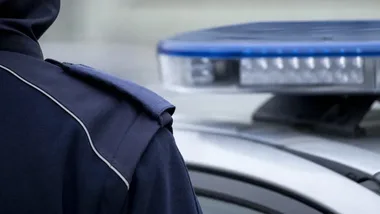 Policjant po służbie rozpoznał 44-latka. W tle włamanie i kolejne zarzuty