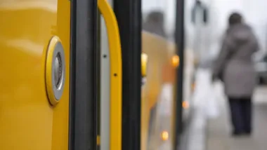 Studencka linia 104 wraca po wakacjach. Zmiany także w rozkładzie linii 8