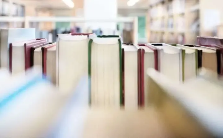 Przedszkolaki w bibliotece: muzyka, wiersze i warzywne zabawy podczas Klasyki dla smyka