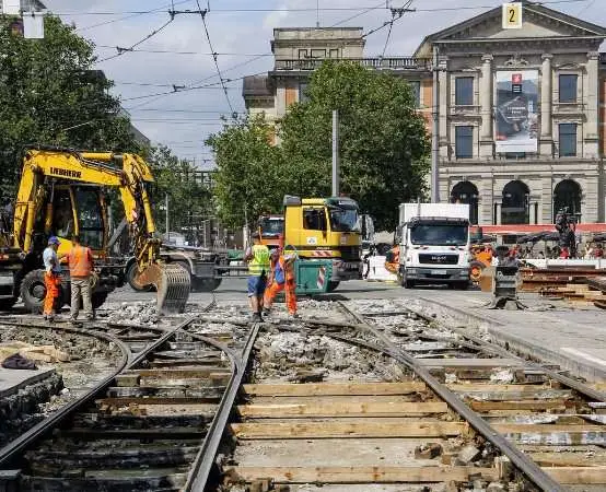 Weekendowe utrudnienia na ul. Radomskiej - frezowanie nawierzchni i ruch wahadłowy