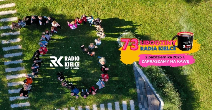 Obrazek przedstawia grafikę promocyjną wydarzenia Urodzinowe spotkanie Radia Kielce z kawą i upominkami