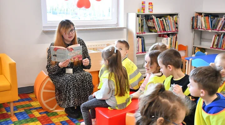 Małe detektywy pomysłów - przedszkolaki na Spotkaniu z bajką w Kielcach