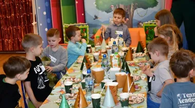 Jak biblioteka zrobiła jurajskie urodziny - Mikołaj świętował z książką