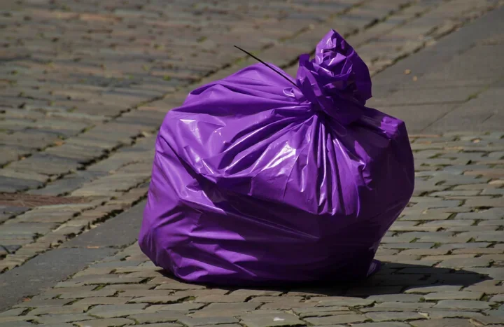 Fioletowe worki pojawią się w Kielcach. Wraca zbiórka odzieży