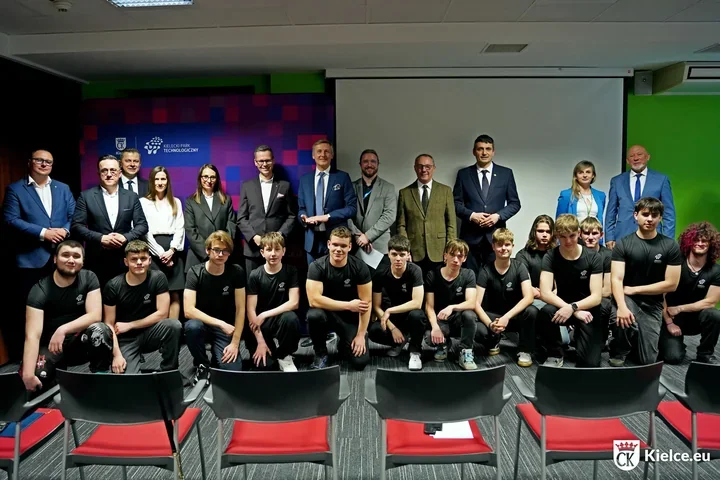 Firmy wchodzą do klas patronackich, a uczniowie zyskują drogę do pierwszej pracy