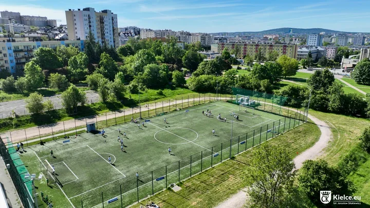 Kielce na wakacyjnej mapie pełnej warsztatów, sceny i sportowych zajęć