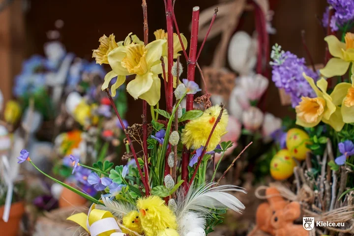 Wiosenny jarmark na Rynku – warsztaty, olbrzymie pisanki i akcja Purple Day