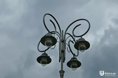 IMGW ostrzega przed ulewami i burzami. Możliwe opady do 80 mm