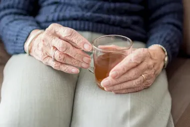 Seniorzy uczą się rozpoznawać oszustwa. Straż Miejska prowadzi spotkania