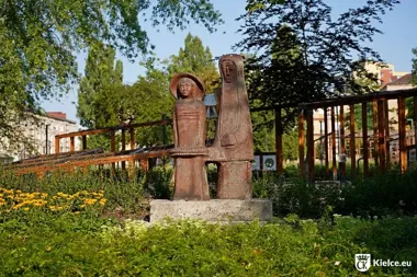 Siedem rzeźb i sześć punktów. Miejska gra prowadzi przez centrum Kielc