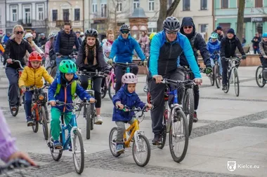 Rowerowy Maj wraca do Kielc. Uczniowie i przedszkolaki zbiorą punkty za dojazdy