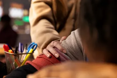 Stypendia dla rodzin opiekujących się ciężko chorymi dziećmi – jak uzyskać wsparcie