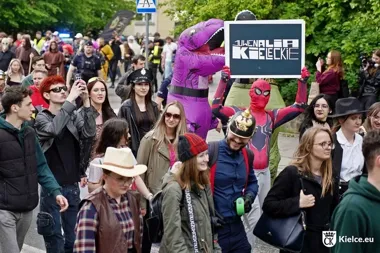 Juwenalia ruszyły kolorowym korowodem. Kielce oddały studentom klucze