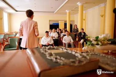 Szóstoklasiści z Kielc zobaczyli ratusz od środka i poznali samorząd