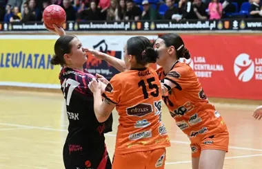 Kielczanki nie utrzymały tempa w meczu na szczycie i przegrały z Radomiem