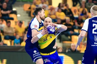 Industria zamknęła ćwierćfinał z rozmachem. W Hali Legionów nie było wątpliwości