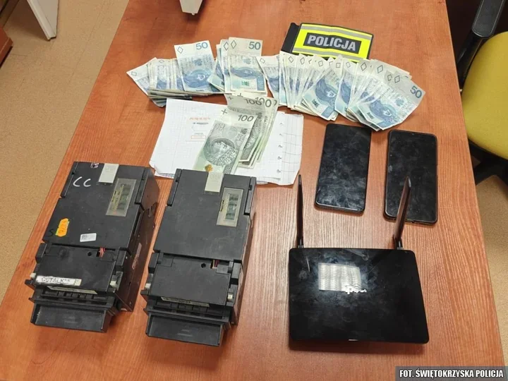 Koniec gry w Kielcach - służby przejęły lokal z nielegalnymi automatami