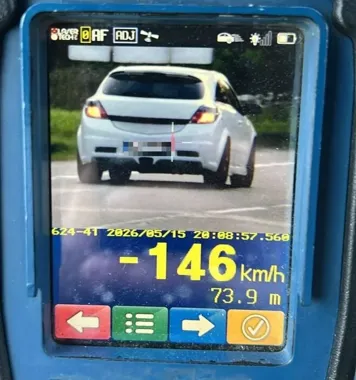 146 km/h w Mniowie - kielecka drogówka zatrzymała weekendowych piratów