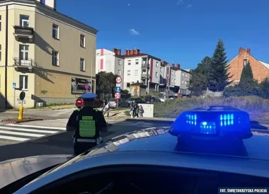 Dzieci wróciły do szkół, a policjanci pojawili się przy przejściach w Kielcach