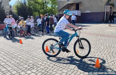 Uczniowie w Kielcach zdawali ważny egzamin, zanim wyjechali na drogę