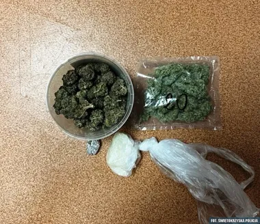 110 gramów w mieszkaniu w centrum Kielc - zatrzymano 33-latka