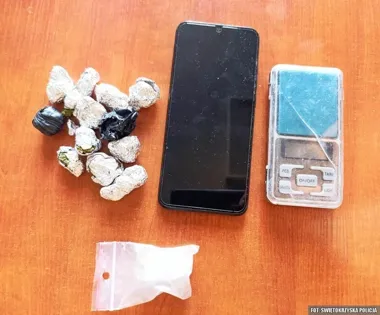 W mieszkaniu w centrum Kielc policja znalazła mefedron i marihuanę
