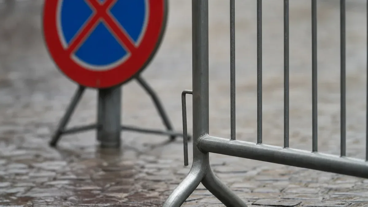 Czasowe zakazy przy cmentarzach. Na drogach krajowych zostają też wahadła