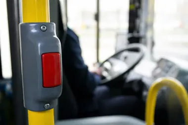 Zarzut po ataku na kierowcę autobusu w Kielcach. 20-latek zatrzymany