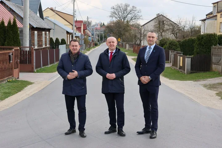 Starochęciny i Korzecko po remoncie – powiat domknął dwa ważne odcinki