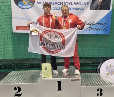 Bez straty punktu sięgnął po złoto i otworzył sobie drogę na Europę