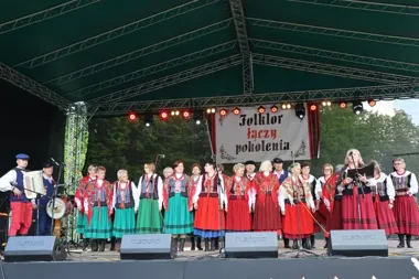 Trzy zespoły z Nowej Słupi pokażą siłę folkloru na Świętym Krzyżu