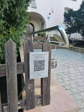 Nie tylko Święty Krzyż i Dąb Bartek. Oznakowano dziesiątki miejsc