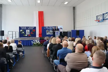 Nowa hala, sztandar i patron. Potrójne święto w szkole w Brzechowie