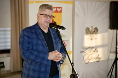 Pięćdziesiąt lat razem. Pary z gminy Mniów odebrały państwowe medale