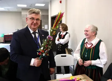 Na warsztatach w starostwie – tradycyjne palmy i opowieści zwyczajów