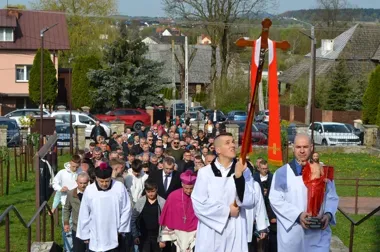 W Sukowie świt należy do mężczyzn i procesji, której nie ma nigdzie indziej