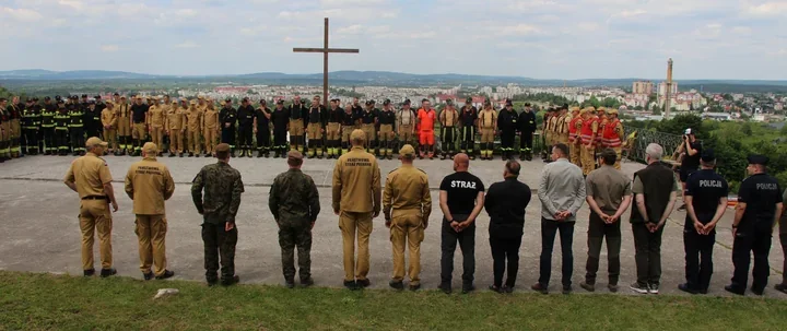 Pożar klasztoru, lasu i zagrożenie chemiczne - wielkie ćwiczenia w Kielcach
