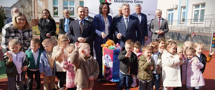 Rządowe miliony na place zabaw – modernizacja w gminach świętokrzyskich