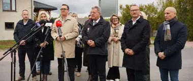 965 tysięcy złotych na drogę w Lipiu. Jest chodnik, przejście i oświetlenie