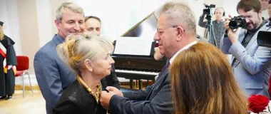 Nowi studenci złożyli ślubowanie. Na UJK wręczono medale Gloria Artis